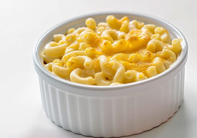 The Creammiest Homemade Mac and Cheese Recipe You’ll Crave